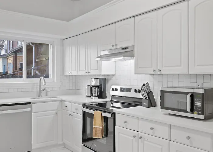 Homestay Bloomfield/shadyside @h Spacious And Quiet Private Bedroom With Shared Bathroom Pittsburgh