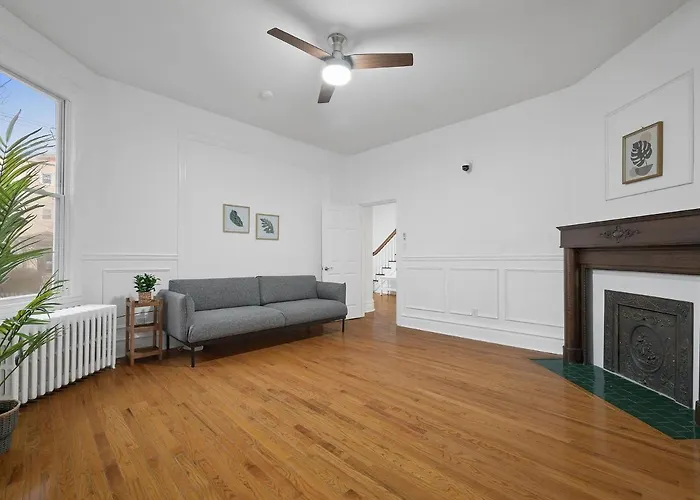 Homestay Bloomfield/shadyside @h Spacious And Quiet Private Bedroom With Shared Bathroom *